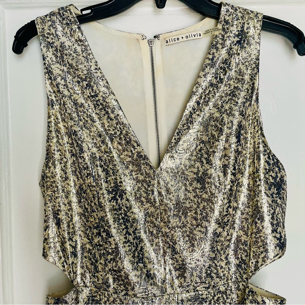 Alice & Olivia Varita metallic side cut out fit and flare dress size 8 - Picture 4 of 10